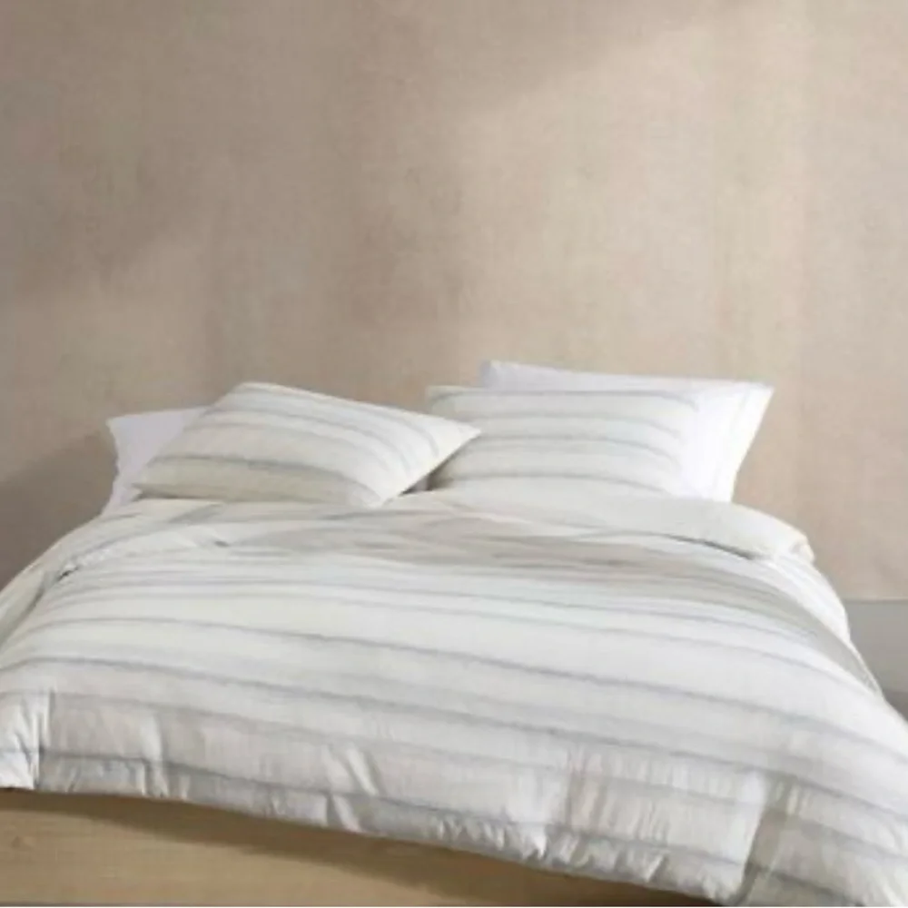 Calvin Klein Strie Stripe Cotton Off-White Duvet Cover Set Queen